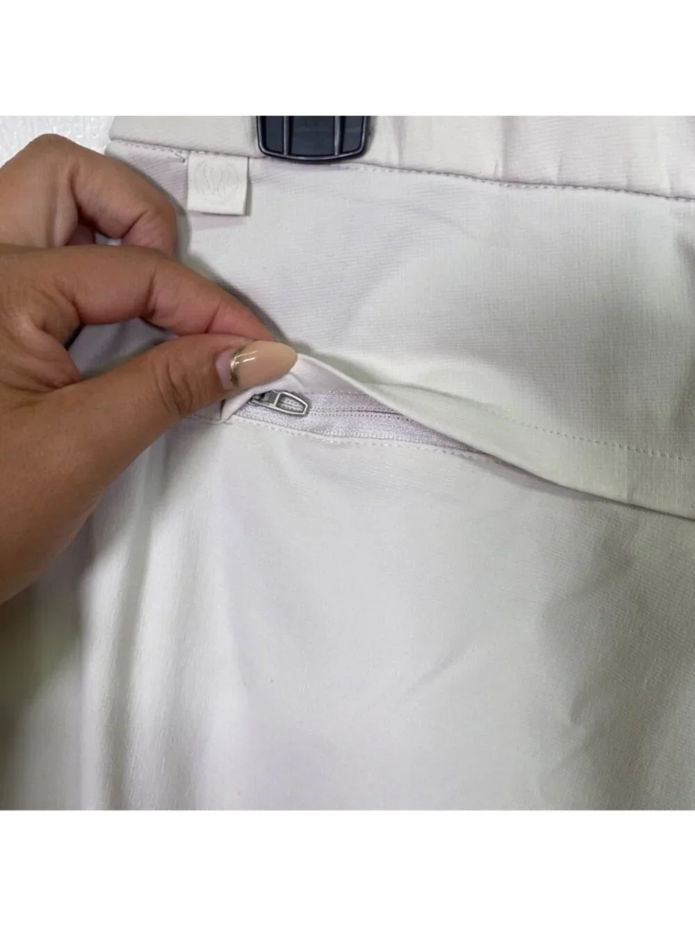 Lululemon Mens Belted Casual Pants Athleisure Neutral Beige Adjustable Belt 32